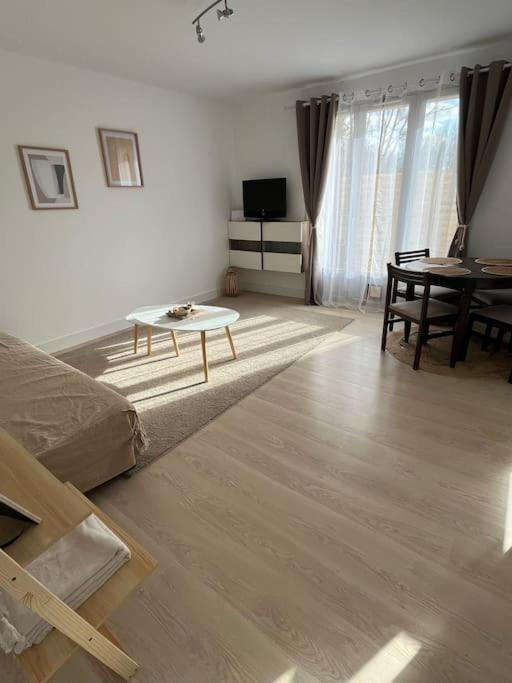 Petite Maison Cosy En Campagne Neuilly  Exterior photo